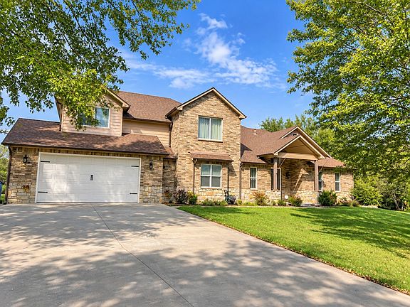 4th image of 13124 Wode Cir