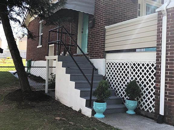 Entrance to upper duplex