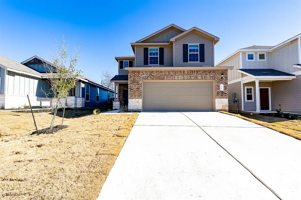 3 bed, 2.5 bath, 2085 sqft, $2,000 — Photo 1