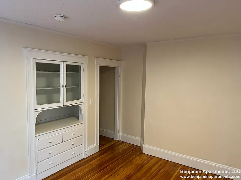 6 Barrows St #13 — Photo 5