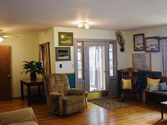 3rd image of 2123 Poets Dr