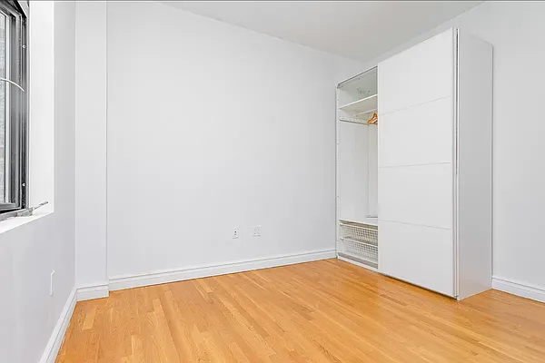 Rented by SAFEGUARD REALTY PARTNERS LLC | media 8