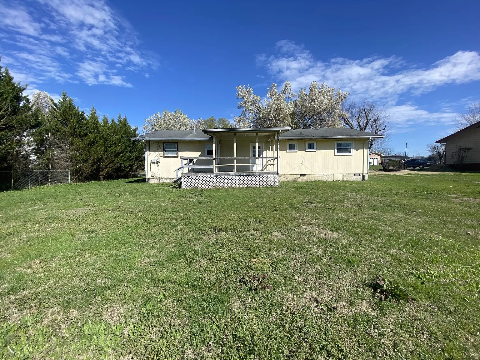 3 bed, 1.5 bath, 1343 sqft, $1,695 — Photo 4
