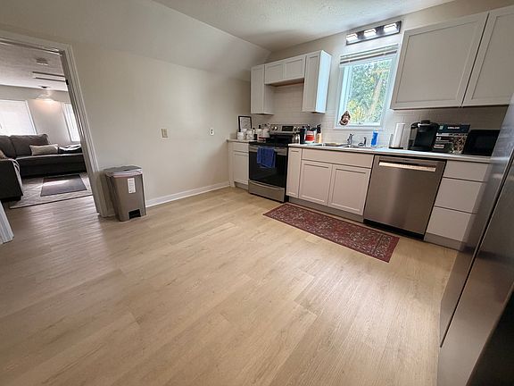 3rd image of 1226 Sherman Blvd #2