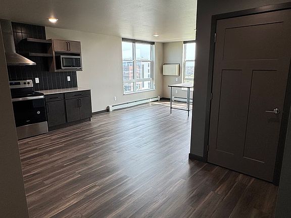 5th image of 226 E Greenfield Ln Unit A-309