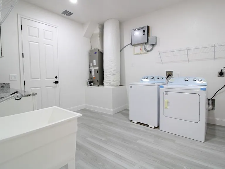 1320 Noble Pl — Photo 8