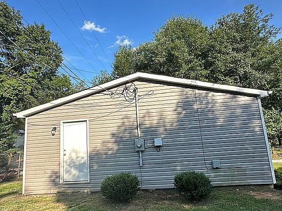 5th image of 467 Longview Dr
