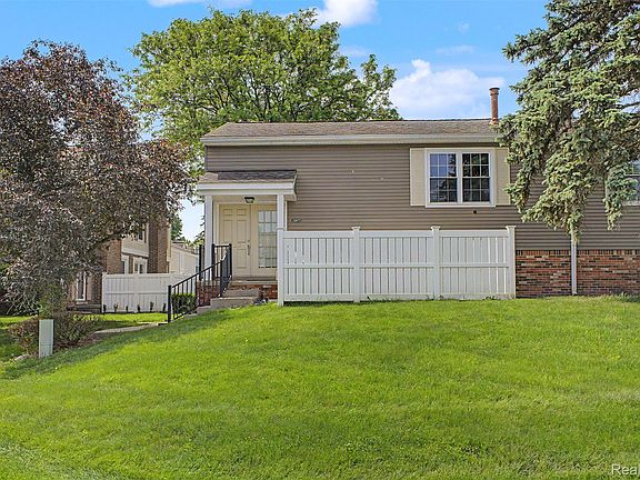 3rd image of 20872 E Glen Haven Cir #30