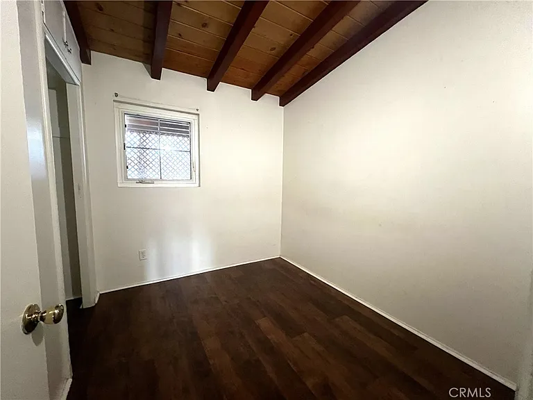 725 Tyrol Dr — Photo 4