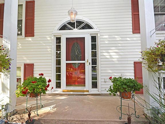 2nd image of 2400 Heimel St