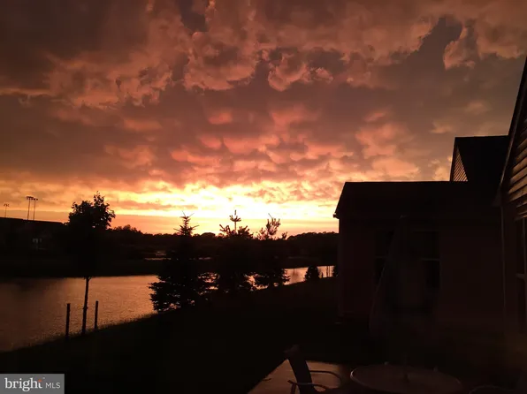 15 W Dehart Ave, Clayton, NJ 08312