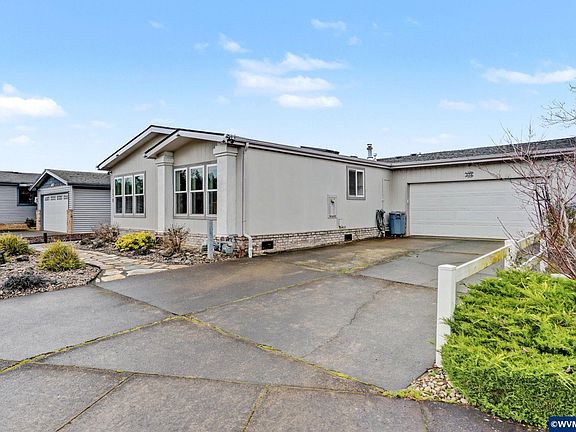 2nd image of 2120 Robins Ln SE Unit 170