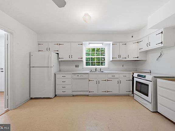 5th image of 11825 Goya Dr