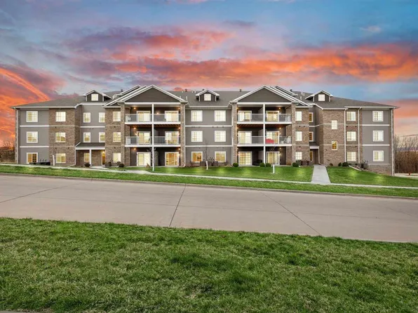 2869 Spring Rose Cir #106, Coralville, IA 52241