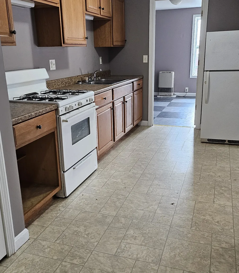2 bed, 700 sqft, $2,000 — Photo 2