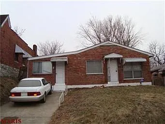 4546 Ashland Ave photo 1