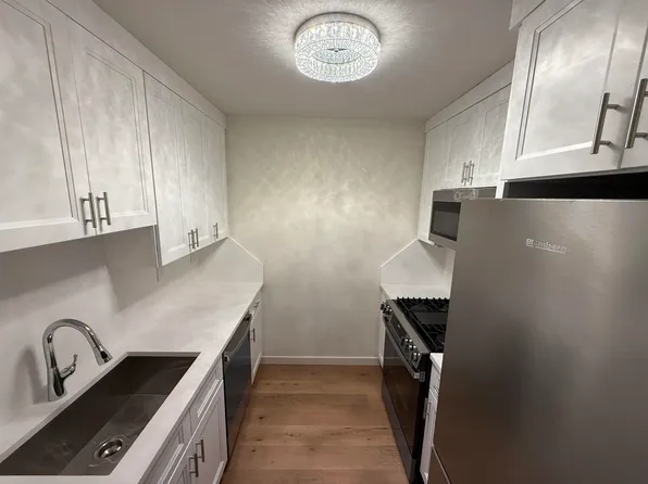 201 Saint Paul Avenue image 4 of 5