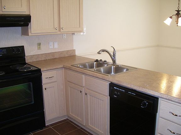 4th image of 2537 Hitchcock Dr