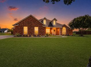 5020 April Ln, Waxahachie, TX 75165