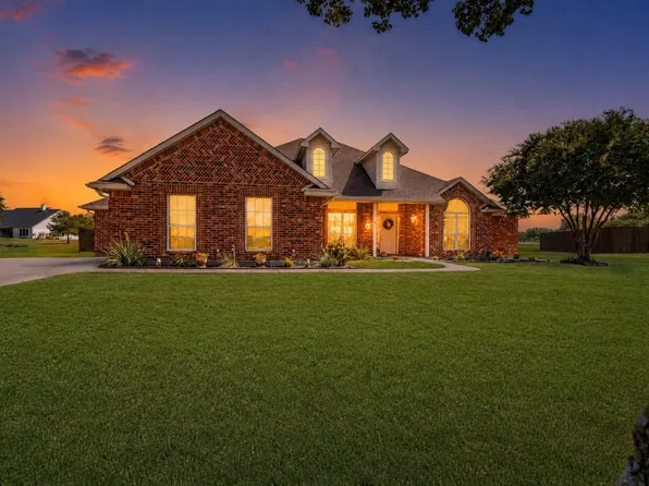 5020 April Ln, Waxahachie, TX 75165