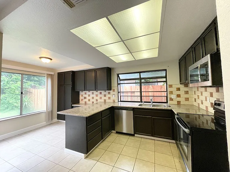 700 Los Lunas Way — Photo 6