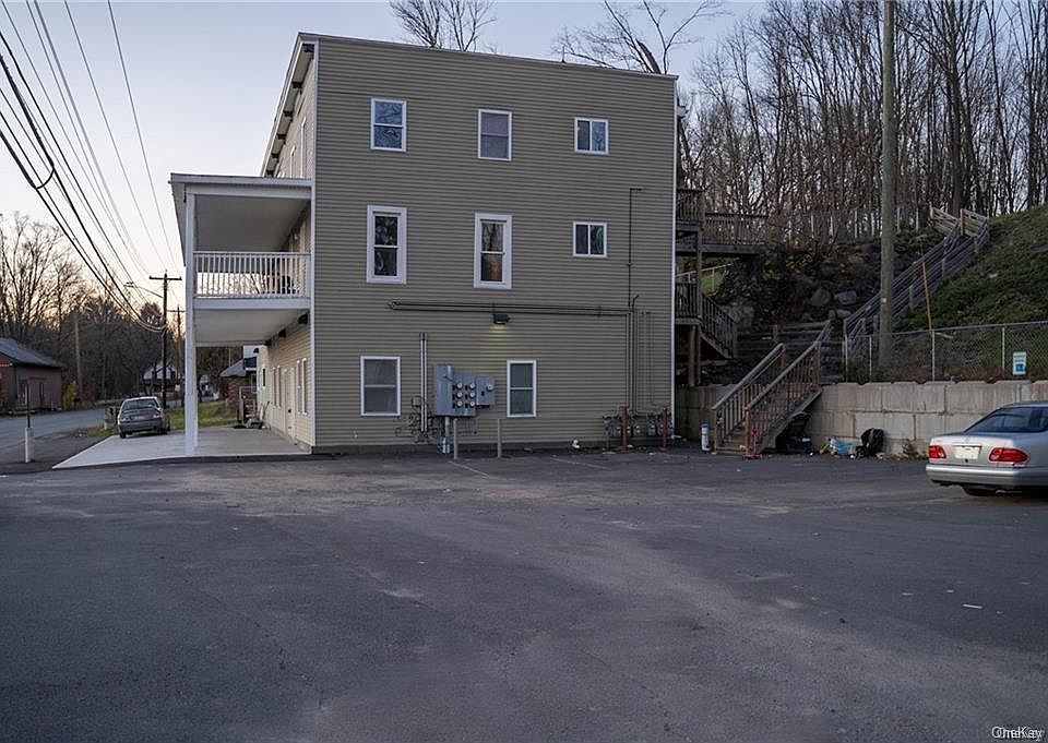 2nd image of 6 Main St