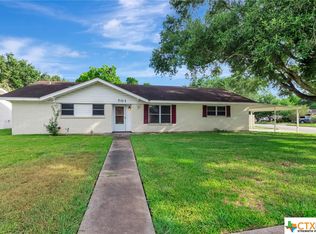 701 Fern Ln, Victoria, TX 77904