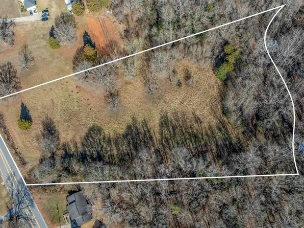 706 Hellams St, Fountain Inn, SC 29644