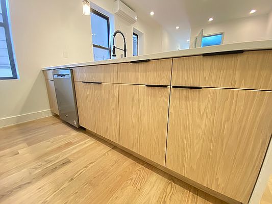 4th image of 235 Bainbridge St APT 4