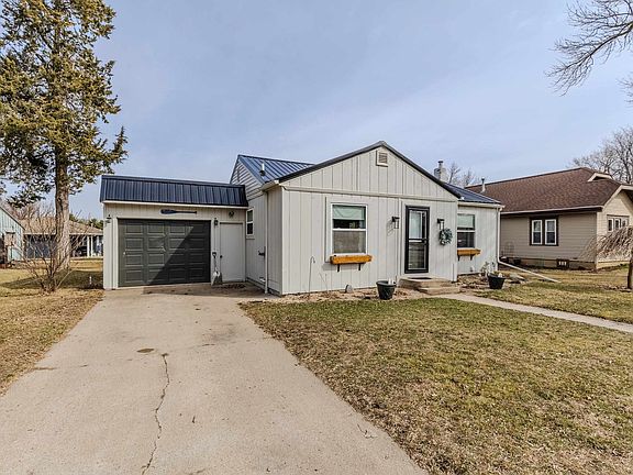 2nd image of 206 Lake Ave