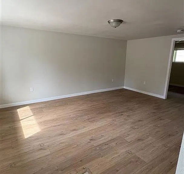 9240 Garrison Rd — Photo 2