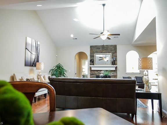 4th image of 1913 Whisper Lake Dr #B