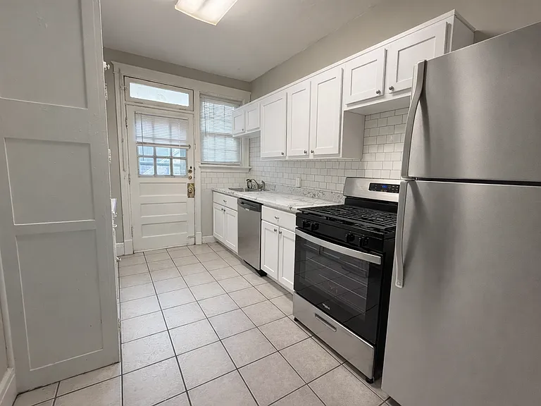 6252 Delmar Blvd #204 — Photo 6