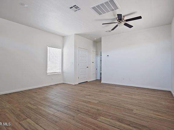 5th image of 916 S Saint Vrain St Unit B