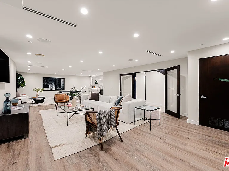 3116 Elvido Dr — Photo 32