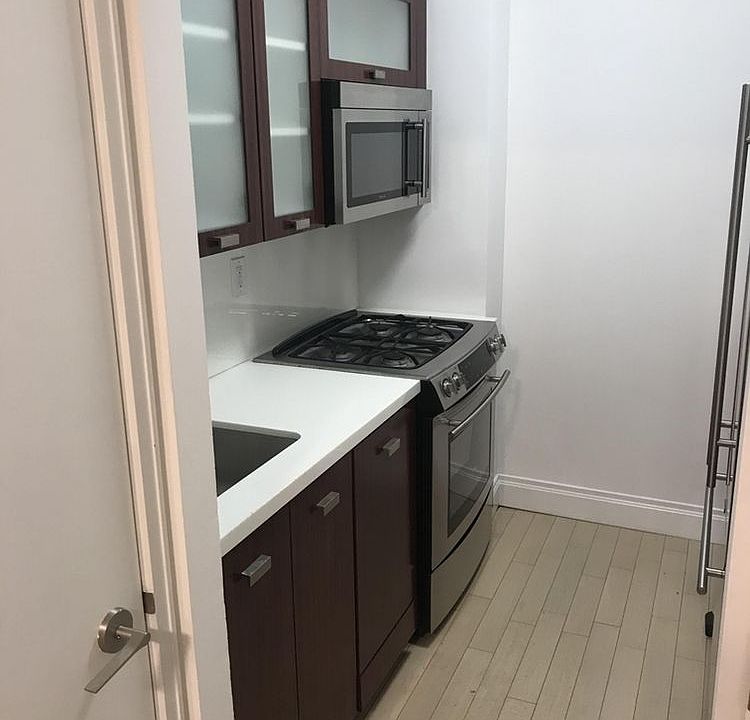 1st image of 211 E 46th St #14J