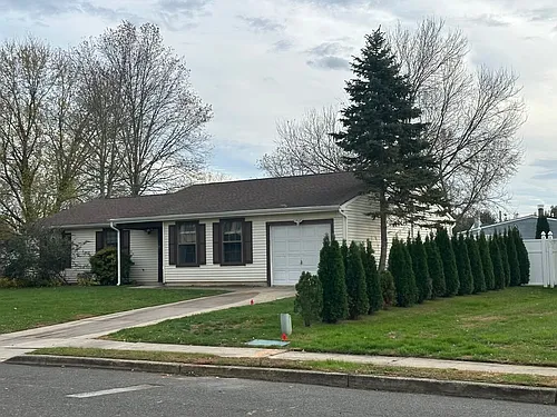10 Chestnut Dr Photo 1