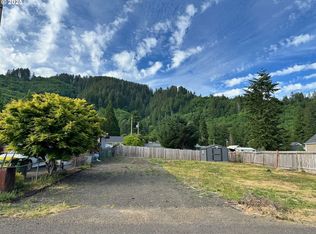 10892 E Mapleton Rd, Mapleton, OR 97453