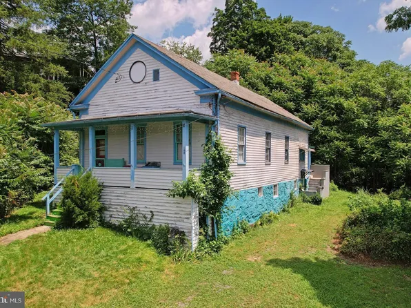 105 Wood St, Westernport, MD 21562
