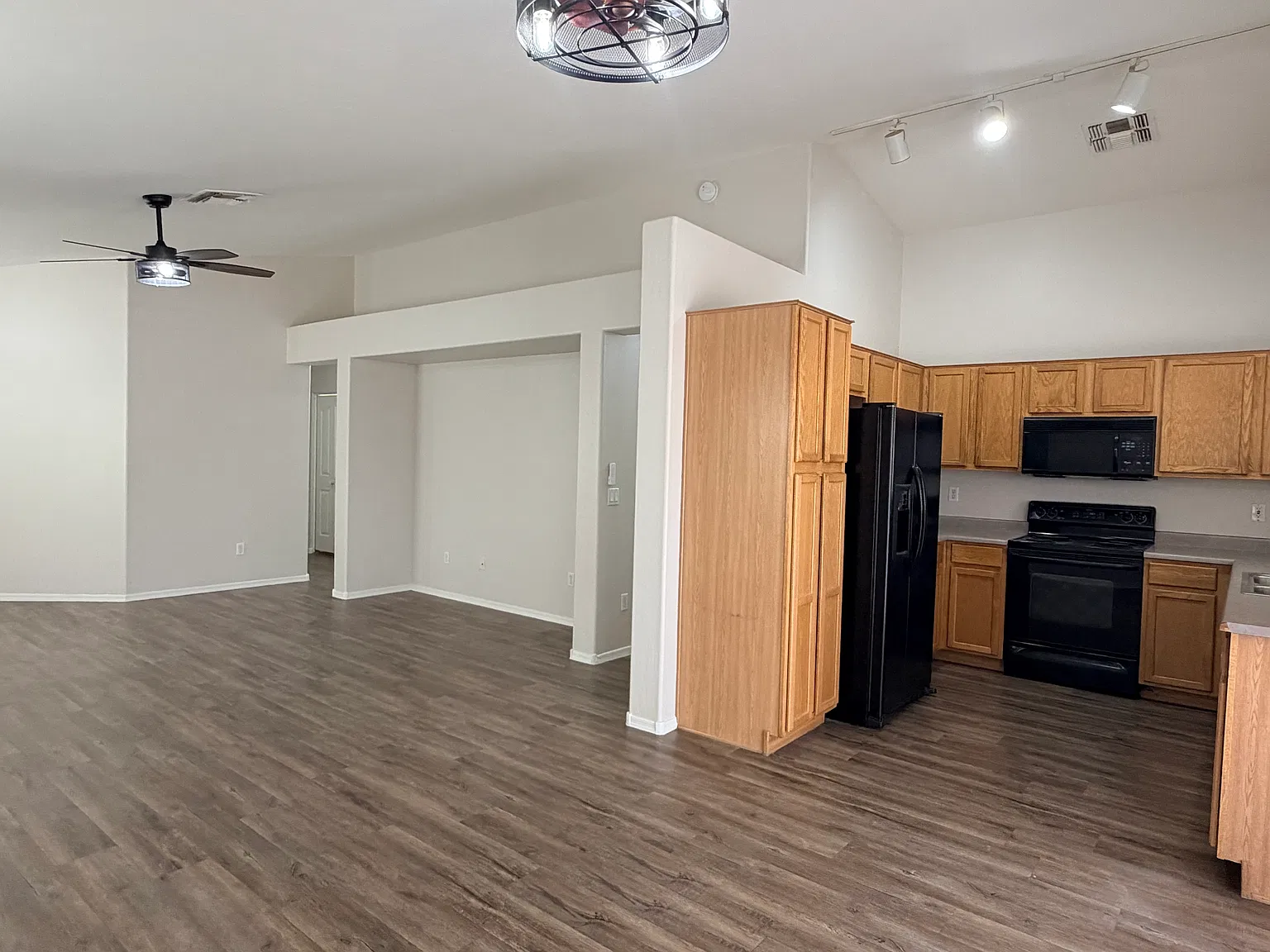 3 bed, 1204 sqft, $1,995 — Photo 3