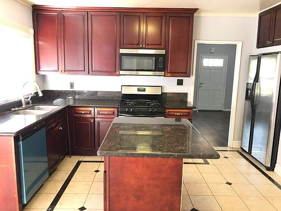 3rd image of 4021 E Theresa St