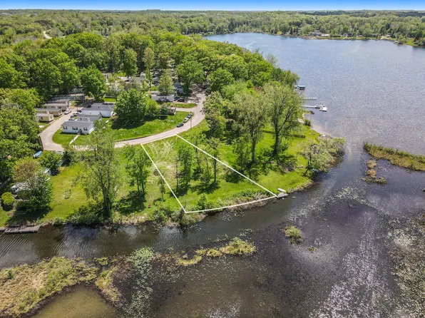 277 Lakeside Dr Lot D, Delton, MI 49046