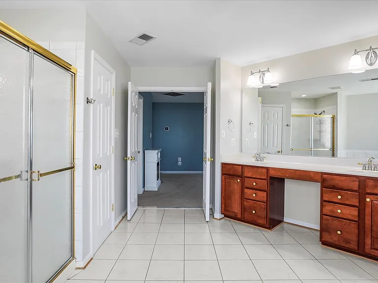 319 Morlyn Dr — Photo 9