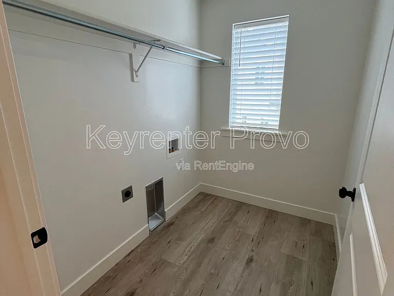 1046 E 1300 S — Photo 12