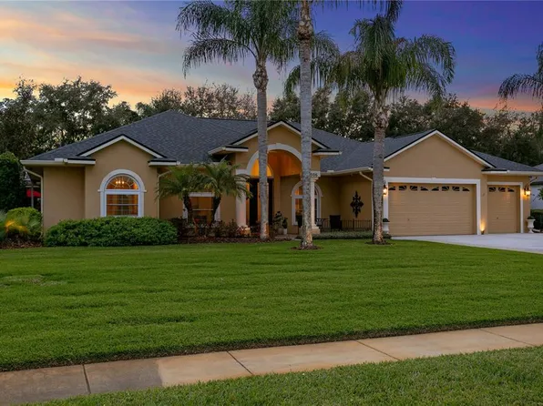 1306 Oxbridge Dr, Lutz, FL 33549