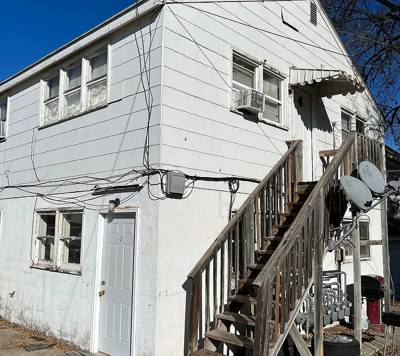 127 E 10th Street