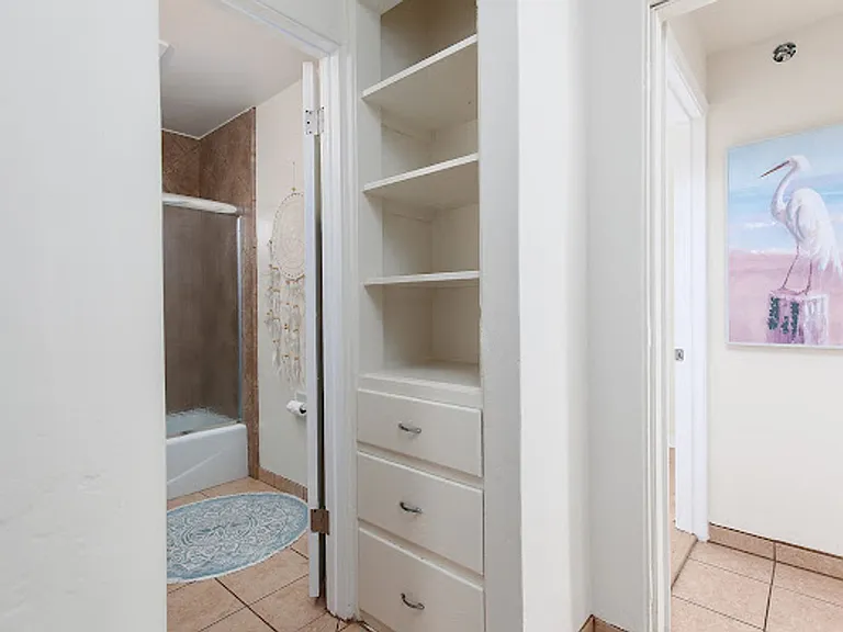 725 Santa Barbara Pl — Photo 33