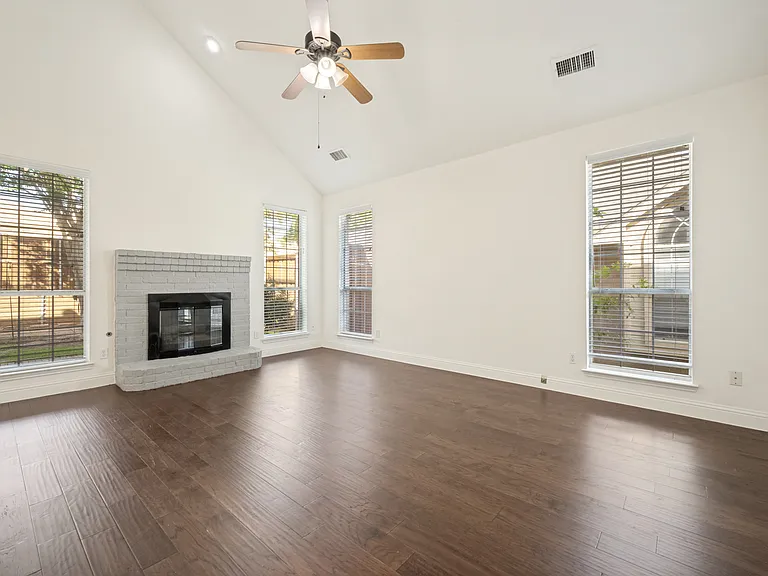 2505 Lakeshore Dr — Photo 8