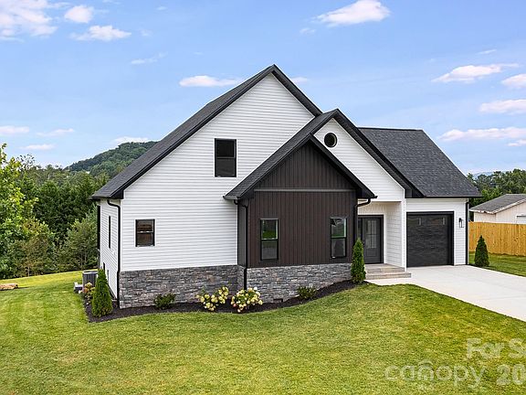 2nd image of 38 Red Laurel Ct