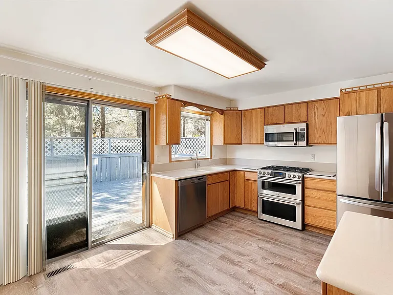3208 E 14th Ave — Photo 8